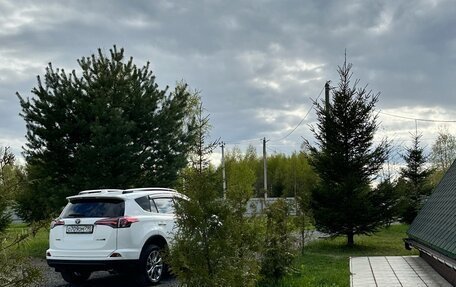 Toyota RAV4, 2016 год, 1 800 000 рублей, 5 фотография