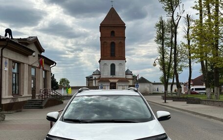 Toyota RAV4, 2016 год, 1 800 000 рублей, 2 фотография