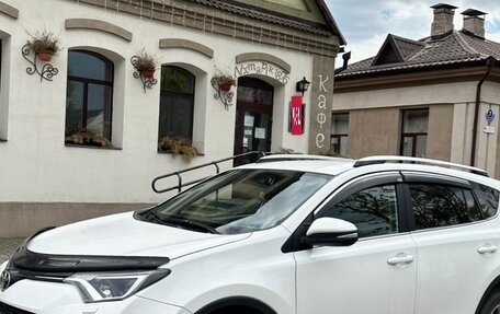 Toyota RAV4, 2016 год, 1 800 000 рублей, 4 фотография