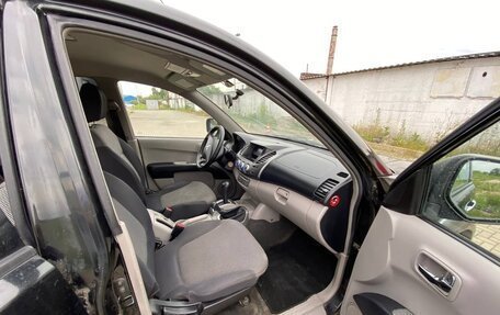 Mitsubishi L200 IV рестайлинг, 2007 год, 1 100 000 рублей, 10 фотография