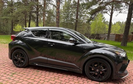 Toyota C-HR I рестайлинг, 2019 год, 2 200 000 рублей, 4 фотография