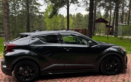 Toyota C-HR I рестайлинг, 2019 год, 2 200 000 рублей, 12 фотография