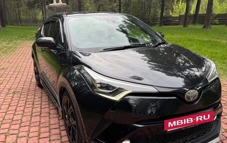 Toyota C-HR I рестайлинг, 2019 год, 2 200 000 рублей, 3 фотография