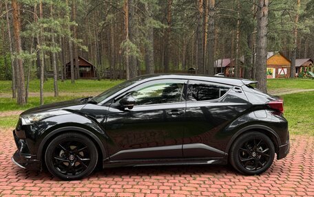 Toyota C-HR I рестайлинг, 2019 год, 2 200 000 рублей, 17 фотография