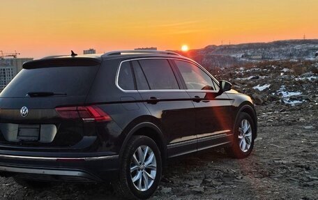Volkswagen Tiguan II, 2018 год, 2 300 000 рублей, 2 фотография