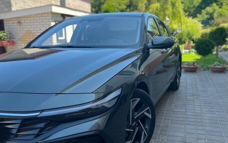 Hyundai Elantra, 2024 год, 2 290 000 рублей, 3 фотография