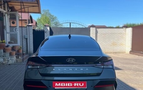 Hyundai Elantra, 2024 год, 2 290 000 рублей, 2 фотография