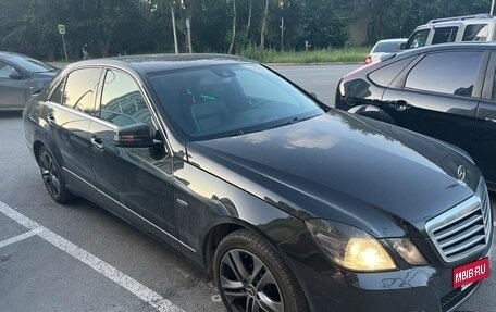 Mercedes-Benz E-Класс, 2011 год, 1 080 000 рублей, 2 фотография