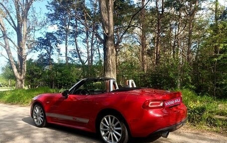 Fiat 124 Spider I, 2016 год, 1 600 000 рублей, 5 фотография