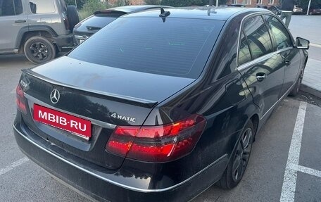 Mercedes-Benz E-Класс, 2011 год, 1 080 000 рублей, 3 фотография