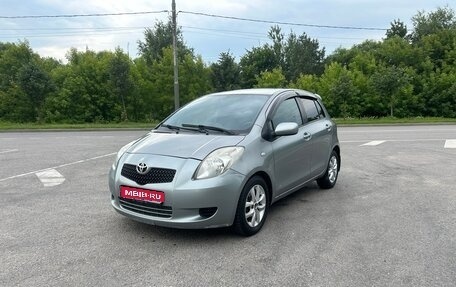 Toyota Yaris III рестайлинг, 2007 год, 420 000 рублей, 1 фотография