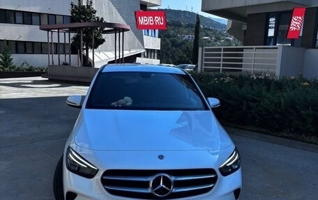 Mercedes-Benz B-Класс, 2019 год, 2 390 000 рублей, 2 фотография