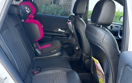 Mercedes-Benz B-Класс, 2019 год, 2 390 000 рублей, 10 фотография