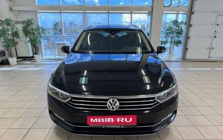 Volkswagen Passat B8 рестайлинг, 2015 год, 1 850 000 рублей, 3 фотография