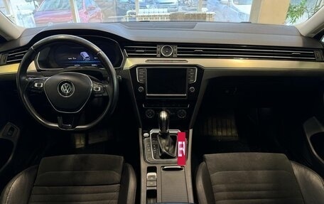 Volkswagen Passat B8 рестайлинг, 2015 год, 1 850 000 рублей, 8 фотография