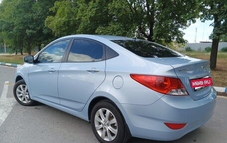 Hyundai Solaris II рестайлинг, 2012 год, 930 000 рублей, 2 фотография