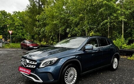 Mercedes-Benz GLA, 2019 год, 2 650 000 рублей, 2 фотография
