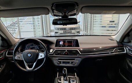 BMW 7 серия, 2019 год, 6 300 000 рублей, 18 фотография