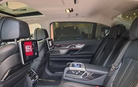 BMW 7 серия, 2019 год, 6 300 000 рублей, 16 фотография