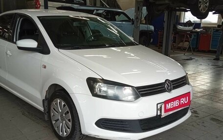 Volkswagen Polo VI (EU Market), 2013 год, 799 000 рублей, 2 фотография