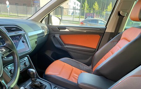 Volkswagen Tiguan II, 2018 год, 2 700 000 рублей, 13 фотография