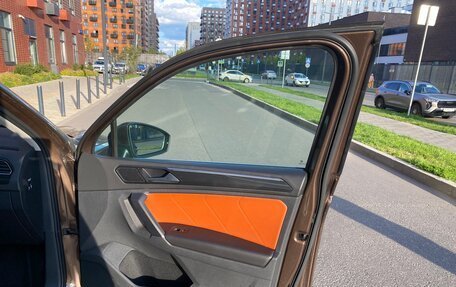 Volkswagen Tiguan II, 2018 год, 2 700 000 рублей, 20 фотография