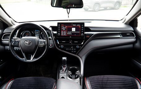 Toyota Camry, 2021 год, 3 150 000 рублей, 7 фотография