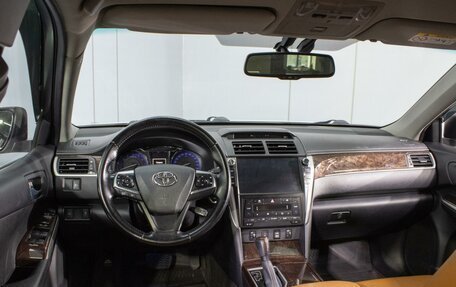 Toyota Camry, 2017 год, 2 350 000 рублей, 6 фотография