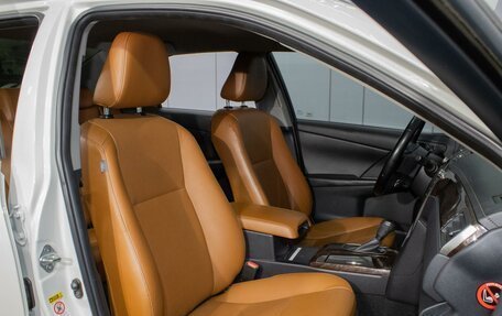 Toyota Camry, 2017 год, 2 350 000 рублей, 8 фотография