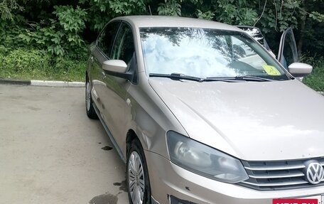 Volkswagen Polo VI (EU Market), 2015 год, 450 000 рублей, 2 фотография