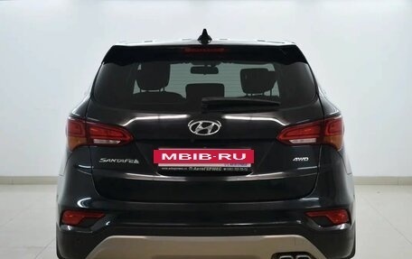 Hyundai Santa Fe III рестайлинг, 2017 год, 1 990 000 рублей, 3 фотография