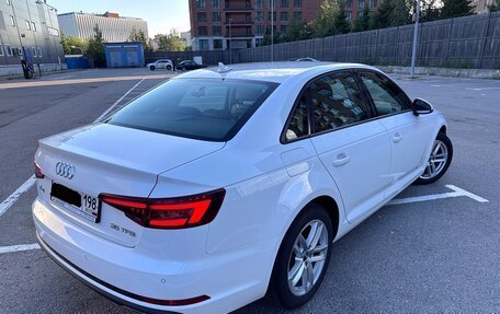 Audi A4, 2018 год, 2 389 000 рублей, 7 фотография