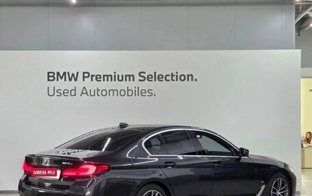 BMW 5 серия, 2021 год, 3 590 000 рублей, 3 фотография