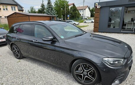 Mercedes-Benz E-Класс, 2021 год, 3 450 000 рублей, 3 фотография