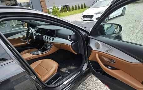 Mercedes-Benz E-Класс, 2021 год, 3 450 000 рублей, 10 фотография