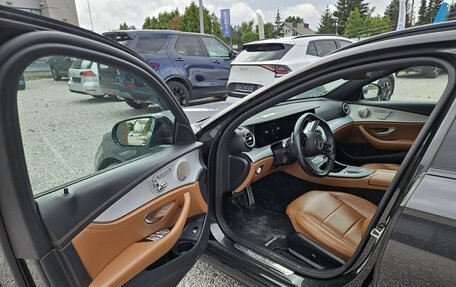 Mercedes-Benz E-Класс, 2021 год, 3 450 000 рублей, 8 фотография