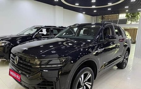 Volkswagen Touareg III, 2021 год, 4 899 000 рублей, 1 фотография