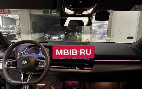 BMW 5 серия, 2023 год, 5 490 000 рублей, 10 фотография