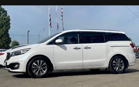 KIA Carnival III, 2018 год, 2 699 999 рублей, 2 фотография