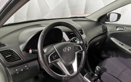 Hyundai Solaris II рестайлинг, 2011 год, 445 000 рублей, 15 фотография