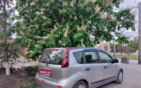 Nissan Note II рестайлинг, 2011 год, 650 000 рублей, 3 фотография