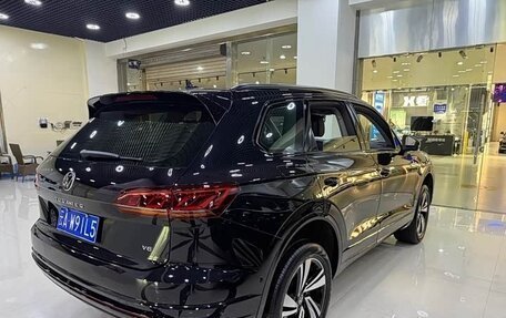 Volkswagen Touareg III, 2021 год, 4 899 000 рублей, 13 фотография