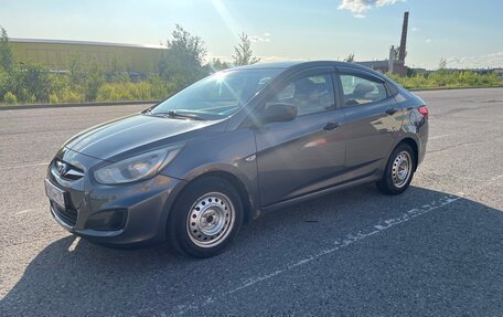 Hyundai Solaris II рестайлинг, 2014 год, 690 000 рублей, 3 фотография