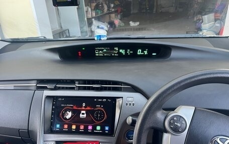 Toyota Prius, 2013 год, 1 420 000 рублей, 7 фотография