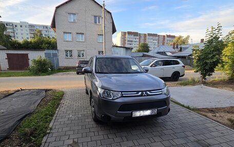 Mitsubishi Outlander III рестайлинг 3, 2012 год, 1 100 000 рублей, 6 фотография