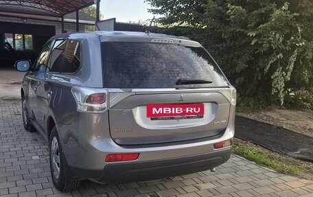Mitsubishi Outlander III рестайлинг 3, 2012 год, 1 100 000 рублей, 4 фотография