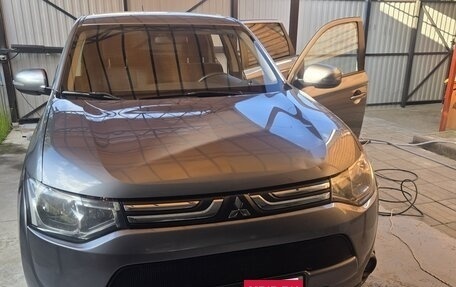 Mitsubishi Outlander III рестайлинг 3, 2012 год, 1 100 000 рублей, 12 фотография