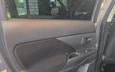 Mitsubishi Outlander III рестайлинг 3, 2012 год, 1 100 000 рублей, 15 фотография
