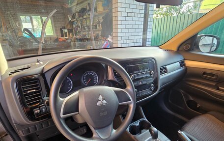 Mitsubishi Outlander III рестайлинг 3, 2012 год, 1 100 000 рублей, 31 фотография