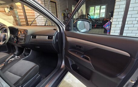 Mitsubishi Outlander III рестайлинг 3, 2012 год, 1 100 000 рублей, 29 фотография